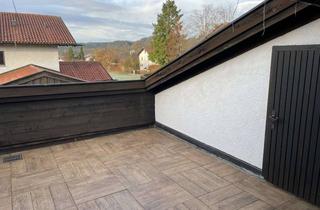 Wohnung mieten in 83620 Feldkirchen-Westerham, 2-Zimmer-Dachgeschosswohnung mit großer Dachterrasse und neuer EBK