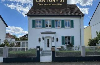 Villa kaufen in 64521 Groß-Gerau, Charmante Stadtvilla mit historischem Flair und großem Garten