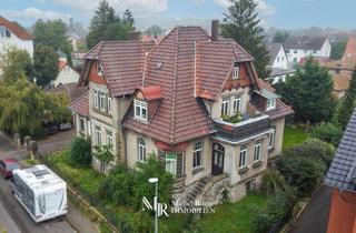 Villa kaufen in 30952 Ronnenberg, Schöne Villa mit drei Wohnungen, separatem Bungalow und Nebengebäude