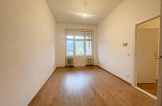 Wohnung kaufen in Obentrautstraße 64, 10963 Berlin, Berlin - 1-ZIMMER DACHGESCHOSSWOHNUNG MIT BALKON AM GLEISDREIEICKPARK | PROVISIONSFREI!