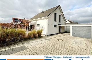 Einfamilienhaus kaufen in 91325 Adelsdorf, Adelsdorf - Baujahr 2018 - Modernes Einfamilienhaus mit Pool und großem Garten