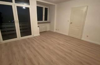 Wohnung mieten in Schönaich-Carolath-Straße, 25336 Elmshorn, Frisch renovierte 1,5 Zimmer Wohnung mit Balkon