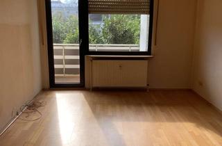 Wohnung mieten in 45359 Essen, Sanierte EG-Wohnung mit zweieinhalb Zimmern und Balkon in Essen