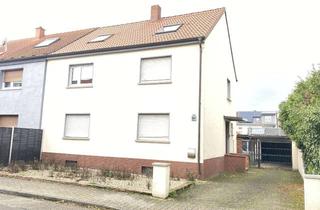 Einfamilienhaus kaufen in Bahnhofstr. 65, 68809 Neulußheim, Zweifamilienhaus Neulußheim mit großem Garten, Hof, Balkon, Garage inkl. Stellplatz und Carport