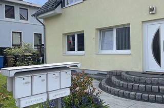 Wohnung mieten in Vosshagen 85a, 22880 Wedel, Zwei Zimmerwohnung mit ausgebautem DG