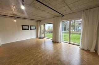 Loft kaufen in 85640 Putzbrunn, Wunderschöne 4 Zimmer Wohnung mit Loft- Atmosphäre, Terrasse und 166 qm großem Garten.