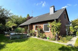 Einfamilienhaus kaufen in 22880 Wedel, Wedel - Viel Platz Einfamilienhaus in Geesthanglage mit großem Garten