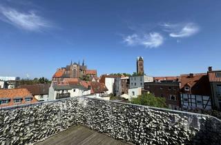 Immobilie mieten in Baustraße 15, 23966 Altstadt, möblierte Dachgeschosswohnung mit großer Dachterrasse in der Hansestadt Wismar