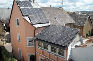 Haus kaufen in 56295 Lonnig, Lonnig - Gemütliches Dorfhaus mit Photovoltaik-Anlage im Maifeld