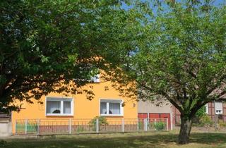 Einfamilienhaus kaufen in Am Dorfplatz 52, 19357 Karstädt, Solides Einfamilienhaus mit schönem Grundstück und Nebengelass