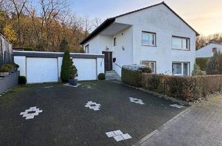 Einfamilienhaus kaufen in 59519 Möhnesee, Möhnesee - ZU VERKAUFEN: Freistehendes Einfamilienhaus großem Garten, sonniger Terrasse und separater Einliegerwohnung