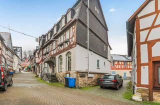 Haus kaufen in 35619 Braunfels, LEERSTEHENDES HAUS /2-3 Wohnungen/ Geschäft (Vermietung/Umwandlung möglich)/2040 EURO Kaltmiete