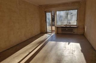 Wohnung kaufen in Am Michaelianger 2d, 85764 Oberschleißheim, Renovierungsbedürftige 3 Zimmer Wohnung mit Balkon