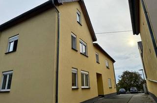 Mehrfamilienhaus kaufen in Untergasse, 56645 Nickenich, Mehrfamilienhaus, top Zustand mit Balkon, Garten und Stellplätzen in Nickenich