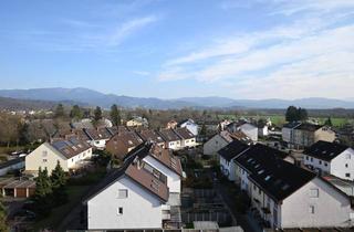 Wohnung kaufen in Heinrich-Maurer-Straße, 79312 Emmendingen, Vier Berge auf einen Blick – Wohnen über den Dächern von Emmendingen