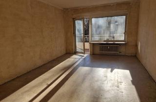 Wohnung kaufen in Am Michaelianger 2D, 85764 Oberschleißheim, Oberschleißheim - Renovierungsbedürftige 3 Zimmer Wohnung mit Balkon