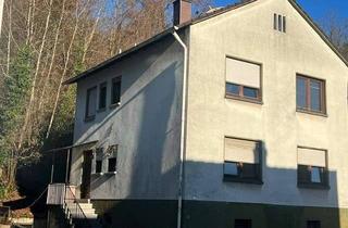 Haus kaufen in 66987 Thaleischweiler-Fröschen, Sanierungsbedürftiges Zweifamilienhaus mit Garten in der idyllischen Thaleischweiler/Fröschen