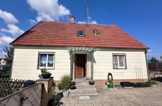 Einfamilienhaus kaufen in 86343 Königsbrunn, Erschwingliches Einfamilienhaus in zentraler Lage Königsbrunns sucht neue Eigentümer!