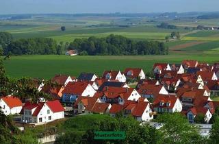 Anlageobjekt in Raiffeisenstraße, 37127 Scheden, 2-Familienhaus mit 2 Garageneinbauten - provisionsfrei