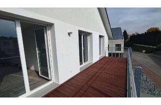 Wohnung mieten in 88454 Hochdorf, Neuwertige 3,5 Zimmer-Wohnung mit Balkon, EBK und Stellplatz, sowie Kellerraum