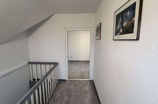 Wohnung mieten in 31737 Rinteln, Freundliche und Komplett-Sanierte 4-Zimmer-Dachgeschosswohnung RI/Steinbergen