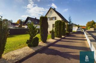 Einfamilienhaus kaufen in 71543 Wüstenrot, FAMILIENHAUS - Einfamilienhaus mit 5,5-Zimmern, großem Grundstück und zwei Garagen in Neuhütten