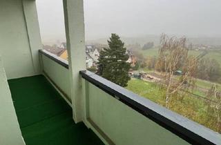 Wohnung mieten in 09350 Lichtenstein, 3-Zi.-Whg. mit gr. Balkon, neue Küchenmöbel