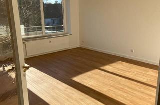 Wohnung mieten in Moorkamp, 22869 Schenefeld, Exklusive, modernisierte 3-Zimmer-Wohnung mit Balkon und EBK in Schenefeld