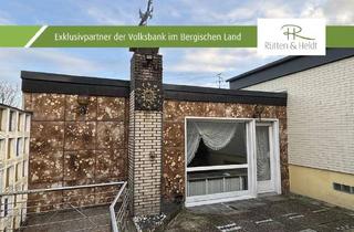 Haus kaufen in 42499 Hückeswagen, Renovierungsbedürftiges Reihenmittelhaus mit Garage in ruhiger Lage von Hückeswagen