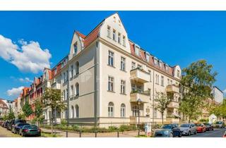 Wohnung kaufen in 14482 Babelsberg Süd, Modernisierte Altbauwohnung in historischer Umgebung: 2 Zimmer, Balkon, Loggia und EBK inklusive