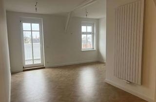 Wohnung mieten in Wilhelm Müller Straße, 06844 Innenstadt, Erstbezug nach Sanierung mit Balkon: Freundliche 6-Zimmer-DG-Wohnung mit geh. Innenausstattung