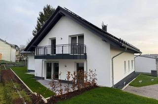 Wohnung mieten in Leuzbacher Weg 30, 57610 Altenkirchen, Erstbezug: Moderne 2-Zimmer-Wohnung mit Balkon in Altenkirchen - Neubau mit Stil