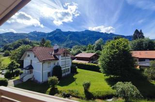 Wohnung kaufen in 83229 Aschau, Romantische Dachgeschoßwohnung in Hohenaschau mit Blick auf Schloß Hohenaschau