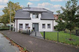 Anlageobjekt in 33790 Halle, Teilsaniertes Einfamilienhaus mit Pool, Sauna, PV-Anlage und hochwertiger Küche in zentraler Lage