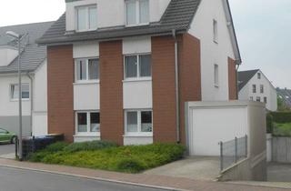 Wohnung mieten in Holzweg 101, 46539 Dinslaken, Neuwertige Maisonette-Wohnung mit viereinhalb Zimmern und Balkon in Wesel (Kreis)