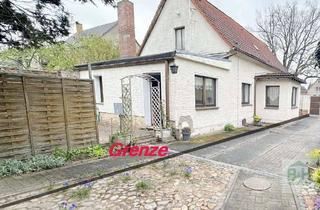 Bauernhaus kaufen in 06766 Bitterfeld-Wolfen, Preis auf Anfrage - Bauernhaus mit ca. 2200 qm Land, halber Scheune, zwei Zufahrten bei Thalheim