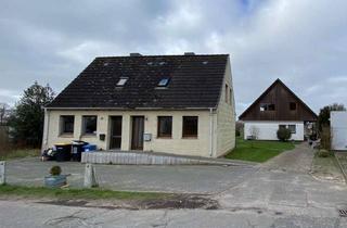 Anlageobjekt in 25335 Elmshorn, Handwerkertraum mit Entwicklungspotenzial: Doppelhaus und Zweifamilienhaus