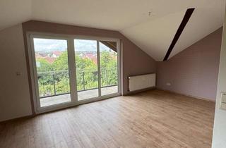 Wohnung mieten in Königsküppel 18, 36088 Hünfeld, Attraktive und sanierte 3-Raum-DG-Wohnung mit Balkon und Einbauküche in Hünfeld