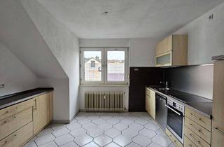 Wohnung mieten in Nieder-Mörler-Straße 40, 61231 Bad Nauheim, Freundliche und gepflegte 4-Zimmer-Dachgeschosswohnung mit Balkon und EBK in Bad Nauheim