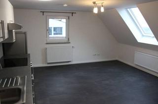 Wohnung mieten in Ellwanger Straße 20, 74564 Crailsheim, Ansprechende und sanierte 2-Zimmer-Dachgeschosswohnung in Crailsheim