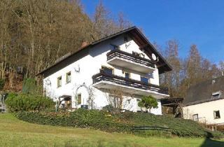 Einfamilienhaus kaufen in 56337 Arzbach, Arzbach - Tolle Aussichten! Einfamilienhaus mit Einliegerwohnung auf großem Grundstück, Arzbach (Westerwald). Terminanfragen nur online.