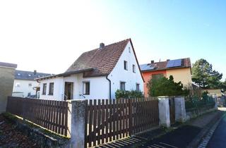 Einfamilienhaus kaufen in 97084 Würzburg, Würzburg - Einfamilienhaus mit Garten und großer Garage in Rottenbauer!