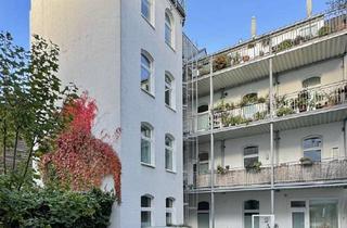 Wohnung kaufen in Gleueler Straße 187, 50935 Lindenthal, Hollenders Immobilien : Sanierte Altbauwohnung mit 58m2 großer Dachterrasse in ruhiger Innenhoflage