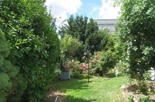 Wohnung mieten in 61381 Friedrichsdorf, GERÄUMIGE 3-ZW-DACHGESCHOSS-WOHNUNG IM 2-FAMILIENHAUS MIT GARTENNUTZUNG