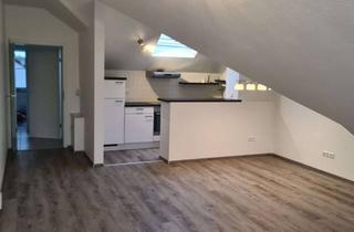 Wohnung mieten in 64546 Mörfelden-Walldorf, Stilvolle 2-Zimmer-DG-Wohnung mit Balkon, EBK und TG-Bad in Mörfelden-Walldorf