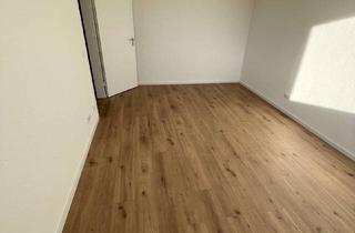 Wohnung mieten in Am Gaßgang 29, 61440 Oberursel, Renovierte 4,5 Zimmer-Wohnung mit Einbauk., Balkon und KFZ-Stellplatz in Oberursel Weißkirchen