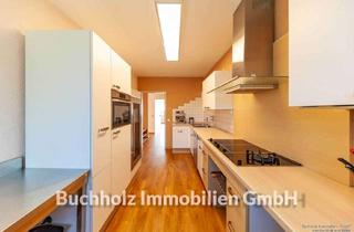 Wohnung kaufen in 21244 Buchholz, Liebevoll renovierte & modernisierte Wohnung mitTiefgaragenstellplatz und großer Balkon