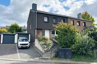 Einfamilienhaus kaufen in 51519 Odenthal, Nahezu voll modernisiertes Einfamilienhaus (DHH) mit kleinem Garten u. Garage in Odenthal-Glöbusch