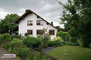 Haus kaufen in Schlageten, 79837 St. Blasien, 2-Familienhaus mit Doppelgarage in ruhiger Wohnlage