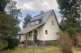 Einfamilienhaus kaufen in 09244 Lichtenau, Einfamilienhaus mit großem Grundstück und Garage in Auerswalde zu verkaufen.